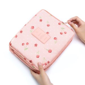 trousse de maquillage voyage cerises