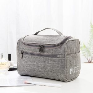 trousse de toilette suspendue