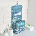trousse de toilette suspendue
