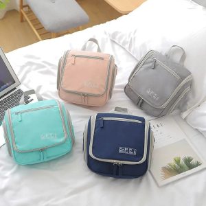 trousse de toilette avec crochet